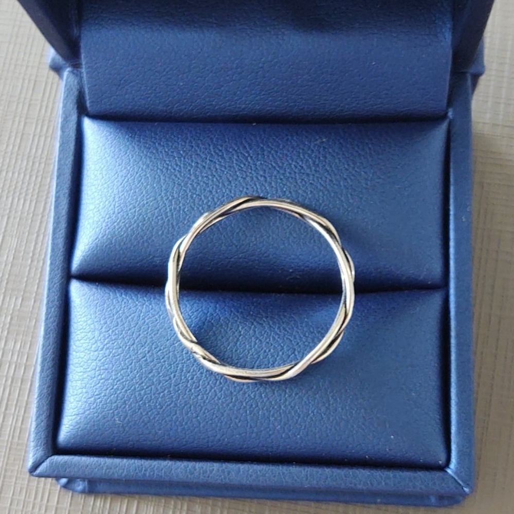 Ring - Picture 3 of 3